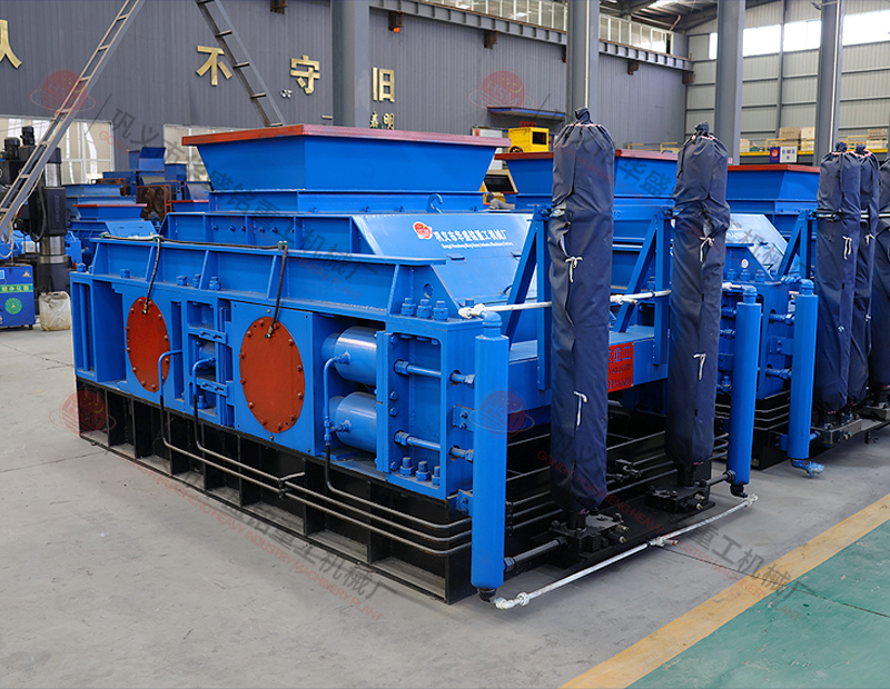 加工河卵石用什么破碎機(jī)，小型對輥制砂機(jī)報(bào)價(jià)是多少？