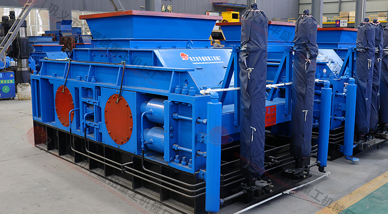 礦山制砂機(jī)型號(hào)推薦，大型對輥制砂機(jī)報(bào)價(jià)是多少？