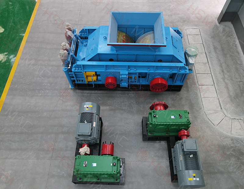 工業(yè)鹽結(jié)塊破碎機(jī)，小型鹽塊破碎機(jī)，液壓對(duì)輥制砂機(jī)價(jià)格，對(duì)輥制砂機(jī)廠家