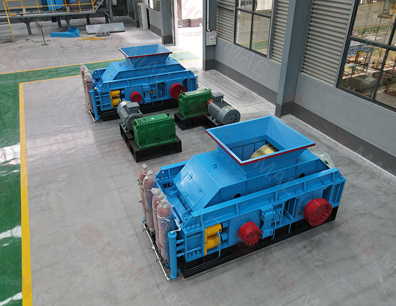 水泥灰巖破碎機，水泥灰巖對輥破碎機廠家，大型液壓對輥制砂機價格